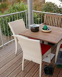 Balkon mit Sitzgruppe